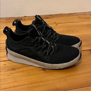 SOREL Out N About Plus Lace Up Waterproof Sneakers Women’s 6 Black Gray